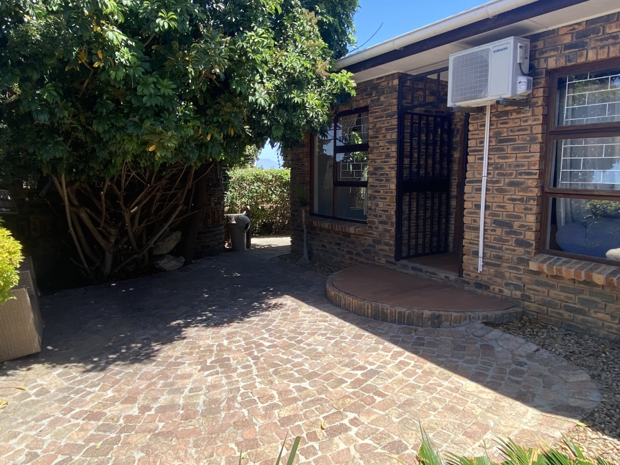 6 Bedroom Property for Sale in De Tijger Western Cape